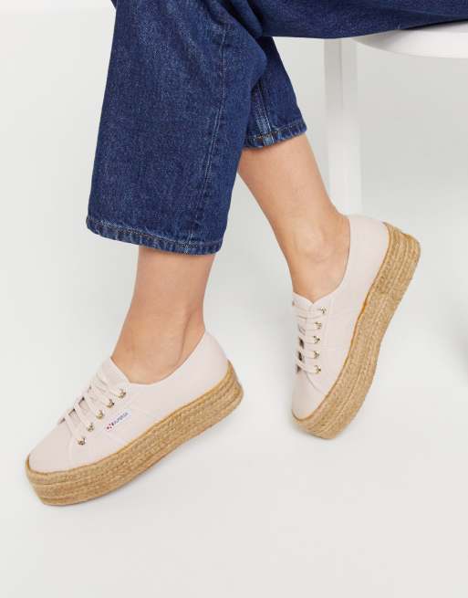 Bajar almohadilla Costa Zapatillas con plataforma plana de esparto en rosa 2790 de Superga | ASOS