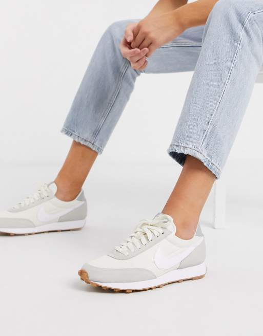 Zapatillas con suela en gris Daybreak de Nike | ASOS