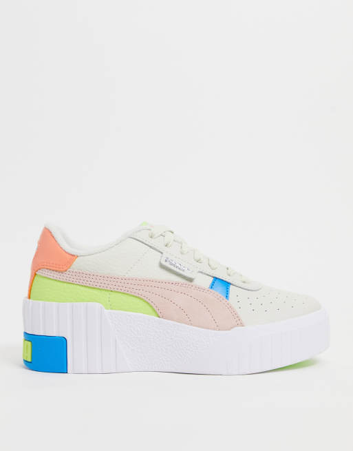 Zapatillas de cuña en colores pastel Cali de Puma