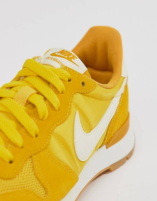 sensación Complejo pecador Zapatillas de deporte amarillas Internationalist de Nike | ASOS