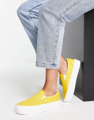 Zapatillas de deporte amarillas sin cierres con plataforma de sarga UA Classic Slip On Platform de Vans