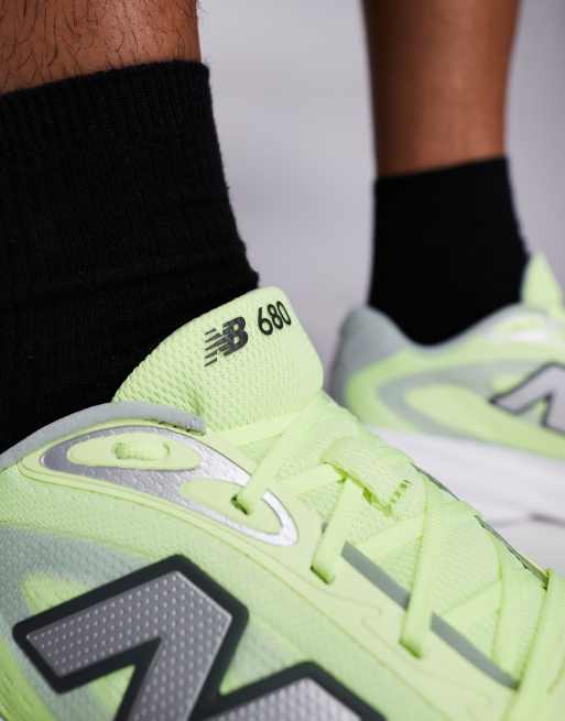 Zapatillas de deporte amarillo neón para correr 680 de New Balance, 4 de 5