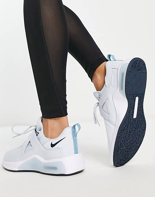Zapatillas de deporte claro Air Max Bella 5 de Nike Training | ASOS