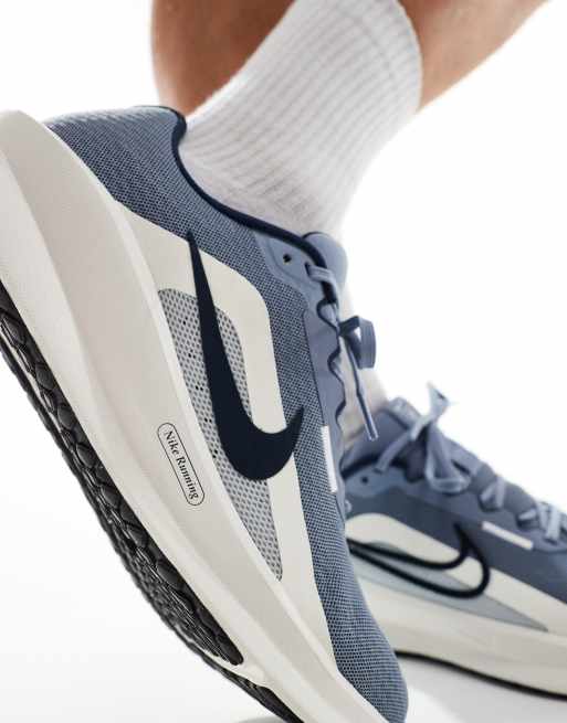 Zapatillas de deporte azul claro y blancas Downshifter 13 de Nike Running, 5 de 5