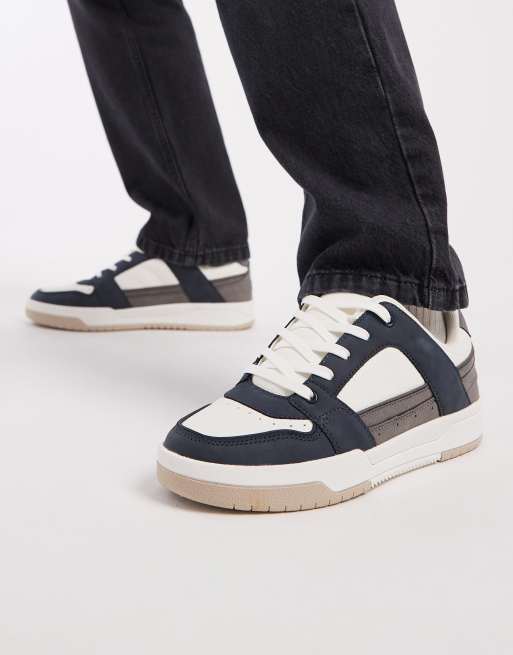 Zapatillas de deporte azul marino y grises con diseño de paneles de ASOS DESIGN, 2 de 5