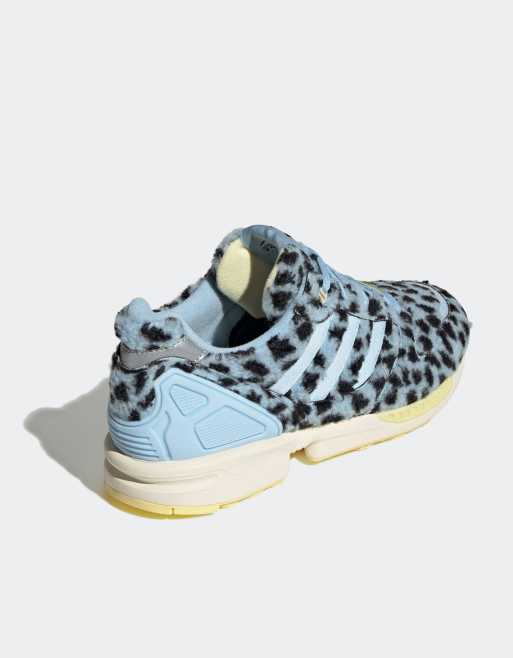 Zapatillas de deporte azules con estampado de leopardo ZX 5020 de adidas Originals ASOS