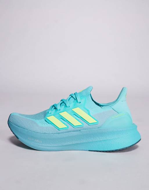 Zapatillas de deporte azules y verde lima Ultraboost 5 de adidas Running, 4 de 5