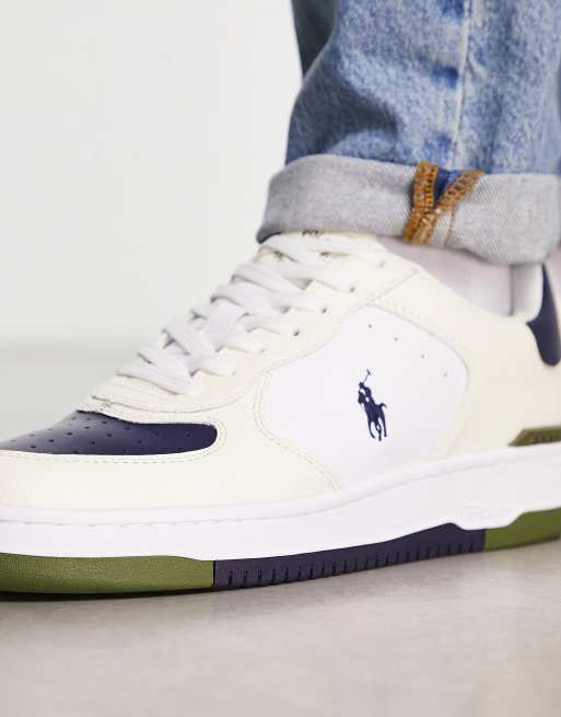 Zapatillas de deporte bajas color crema azul marino y verde con logo de caballo Masters Court colaboraci n exclusiva de Polo Ralph Lauren x ASOS