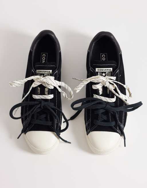 Zapatillas de deporte bajas negras con cordones dobles Chuck Taylor Lo de Converse, 2 de 5