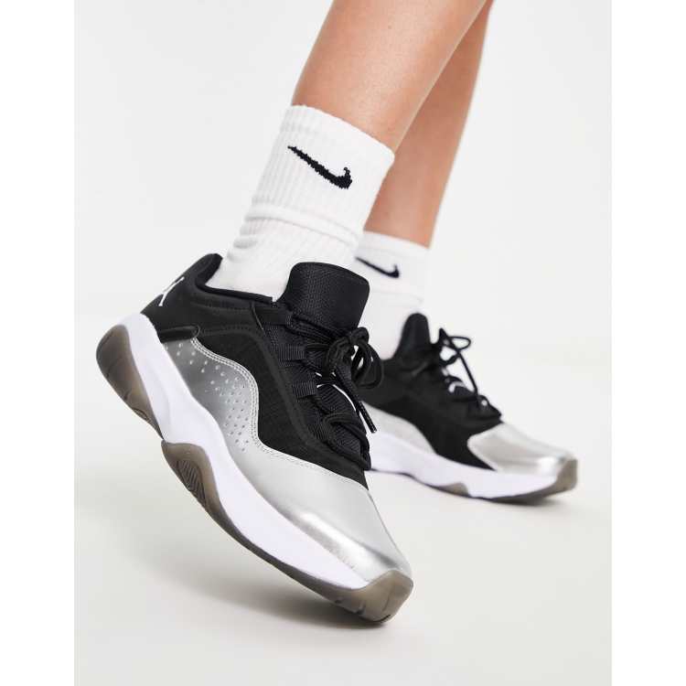 Depender de norte Orientar Zapatillas de deporte bajas negras y plateadas Air Jordan 11 CMFT de Nike |  ASOS