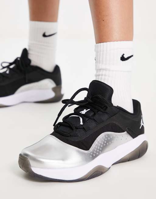 Zapatillas de deporte bajas negras y plateadas Air Jordan 11 CMFT de Nike, 2 de 4