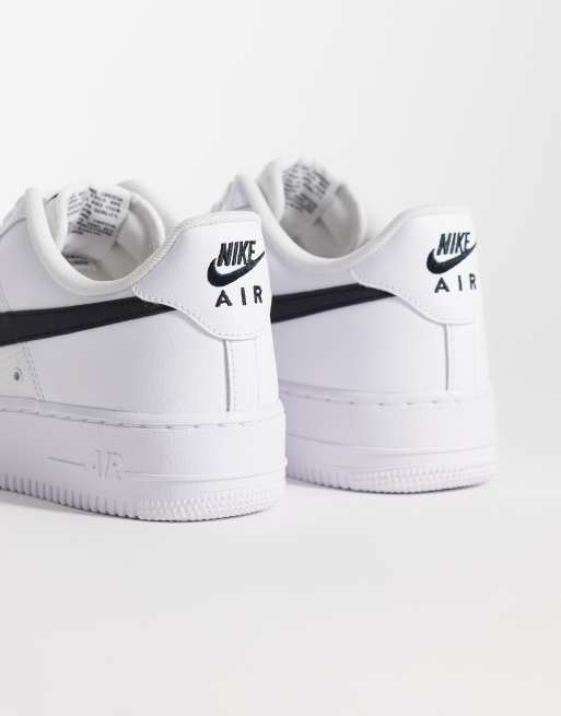 Zapatillas de deporte blancas Air Force 1'07 LV8 Tech de Nike, 2 de 5