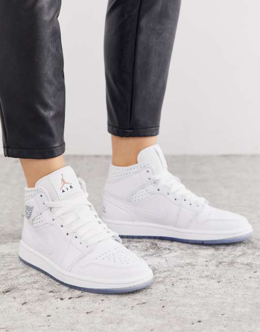 Zapatillas Nike WMNS AIR JORDAN 1 MID Zapatillas Nike WMNS AIR JORDAN 1 MID