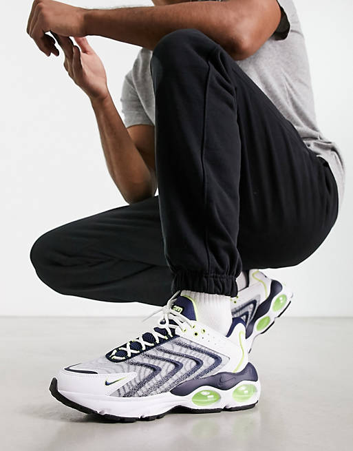 Descubrimiento Tacto reflejar Zapatillas de deporte blancas Air Max TW de Nike | ASOS