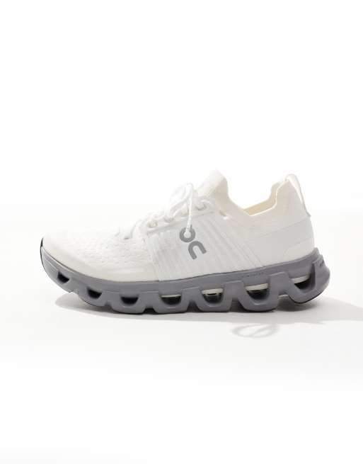 Zapatillas de deporte blancas Cloudswift 4 de ON, 2 de 5