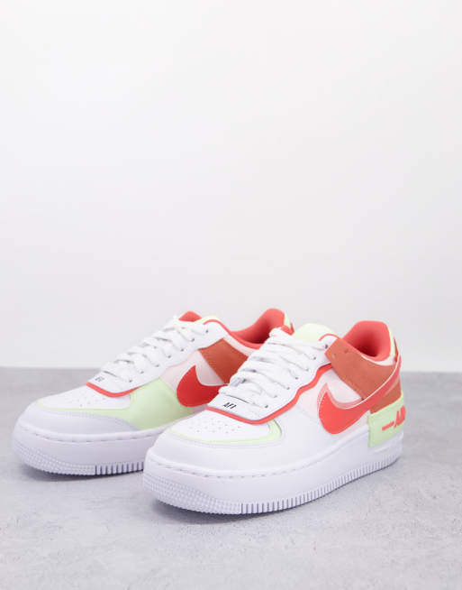 Zapatillas de deporte blancas color coral y naranjas Air Force 1 Shadow de Nike