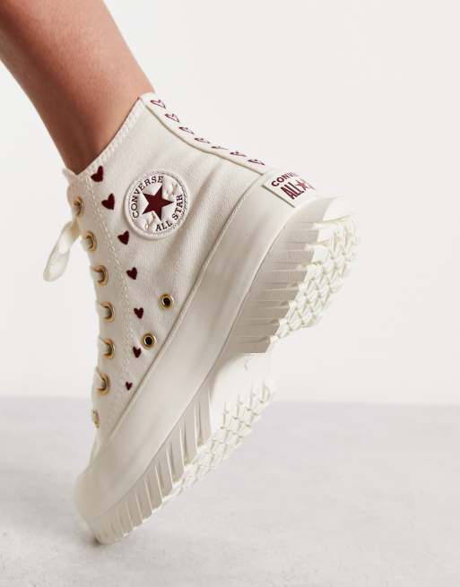 Zapatillas de deporte blancas con bordado de corazones Chuck Taylor All Star Lugged 2.0 de Converse