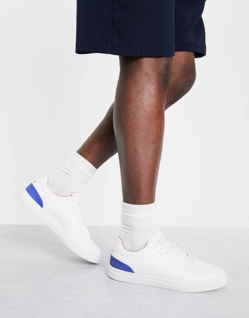 Zapatillas de deporte blancas con cordones y diseño perforado de Ben Sherman