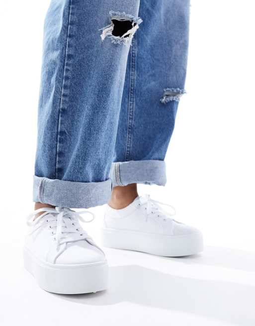 Zapatillas de deporte blancas con cordones y plataforma plana Divide de ASOS DESIGN