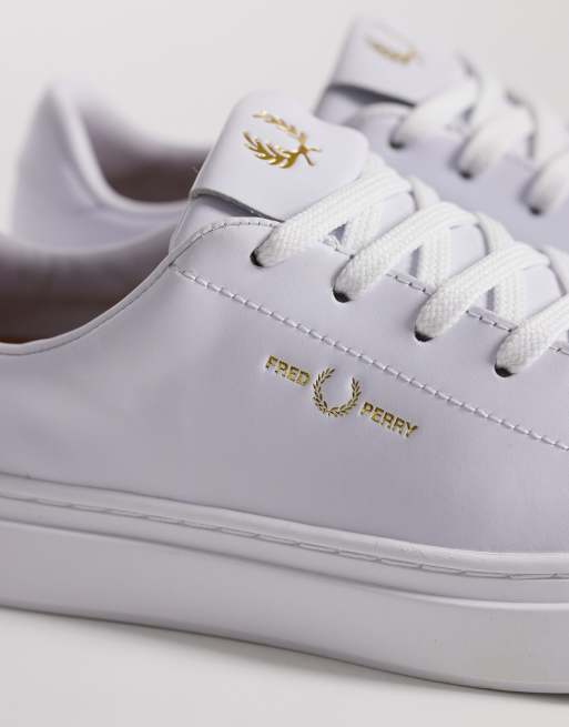 Zapatillas de deporte blancas con detalle dorado de cuero de Fred Perry, 4 de 5