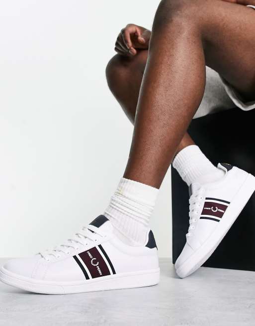 Zapatillas de deporte blancas con detalle gráfico de cuero y cincha B721 de Fred Perry