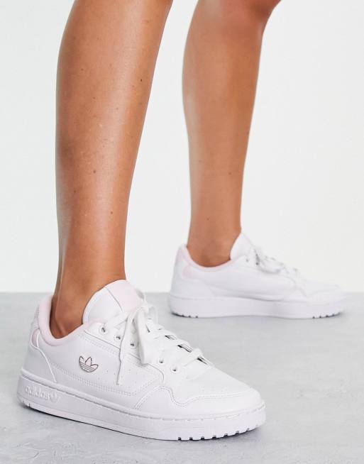 divorcio Marte Logro Zapatillas de deporte blancas con detalles rosas NY 90 de adidas Originals  | ASOS