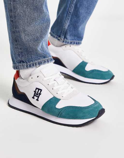 Zapatillas blancas con diseño best sale
