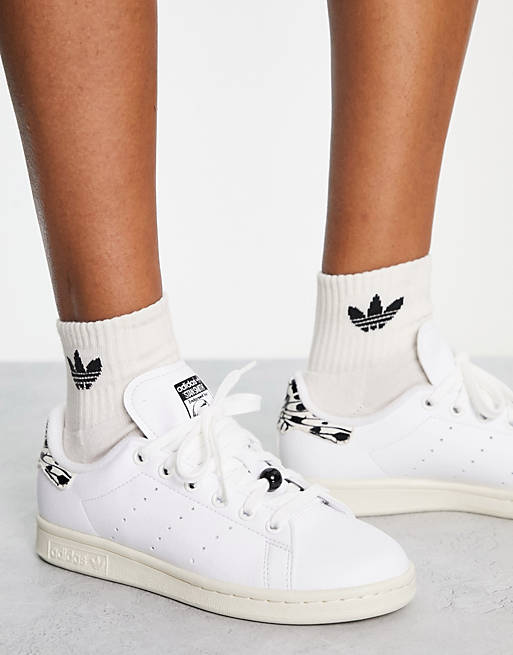 Zapatillas de deporte blancas estampado de cebra Stan Smith de adidas Originals | ASOS