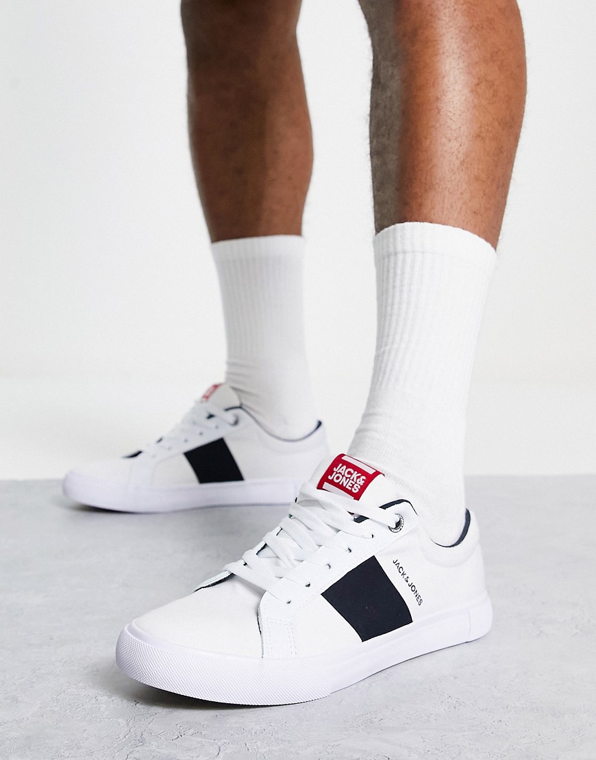 zapatillas de deporte blancas con logo y franja lateral de jack & jones-blanco