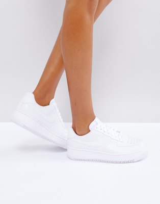 Zapatillas de deporte blancas con plataforma Air Force de Nike | ASOS