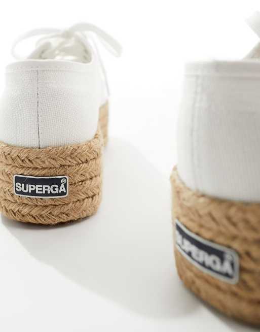 Zapatillas de deporte blancas con plataforma plana estilo alpargata 2790 de Superga, 3 de 5