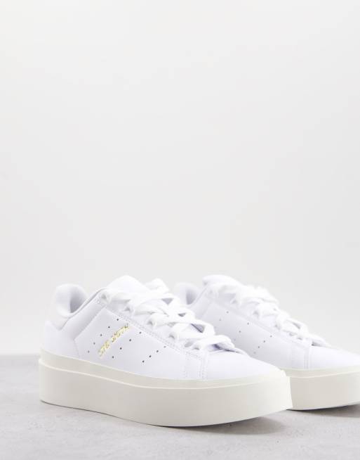 Zapatillas de blancas con plataforma Stan Bonega de adidas Originals ASOS