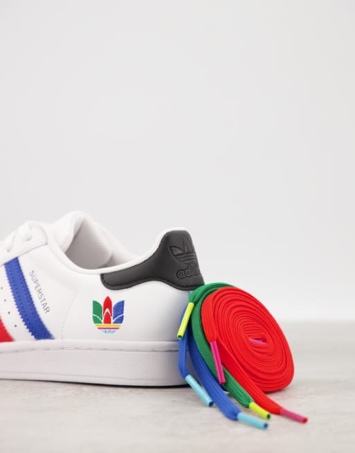 Zapatillas de deporte blancas con rayas multicolores Superstar de Originals |