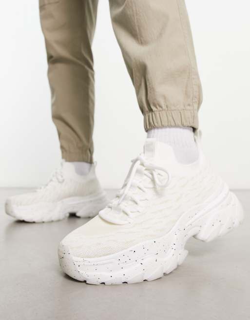 Zapatillas de deporte blancas con suela gruesa de punto de ASOS DESIGN