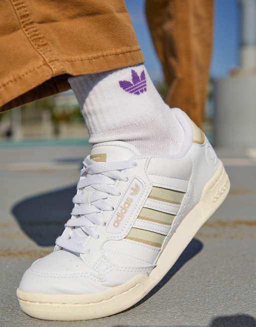 Charles Keasing Dictadura Los invitados Zapatillas de deporte blancas con tres bandas Continental 80s de adidas  Originals | ASOS