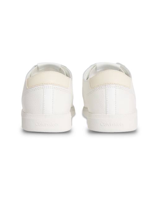 Zapatillas de deporte blancas de cuero con suela cupsole de Calvin Klein, 3 de 5