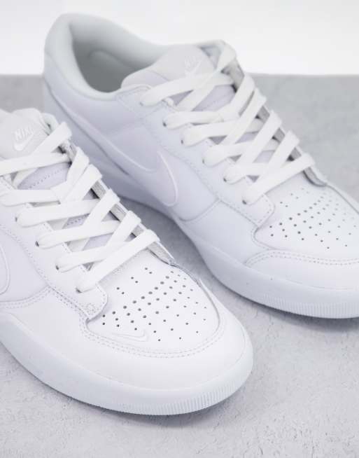 martillo Sin cabeza Corte de pelo Zapatillas de deporte blancas de cuero premium Force 58 de Nike SB | ASOS