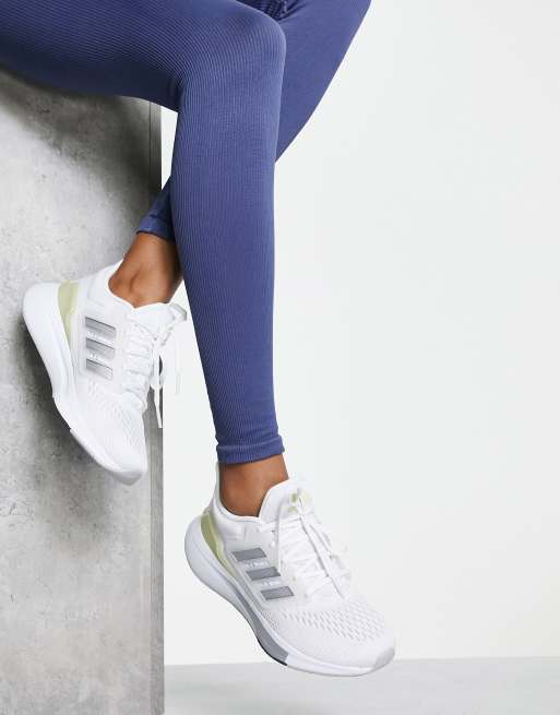 Zapatillas de deporte blancas EQ21 de adidas Running