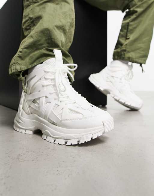 Zapatillas de deporte blancas hi-top con paneles de goma y suela gruesa de ASOS DESIGN