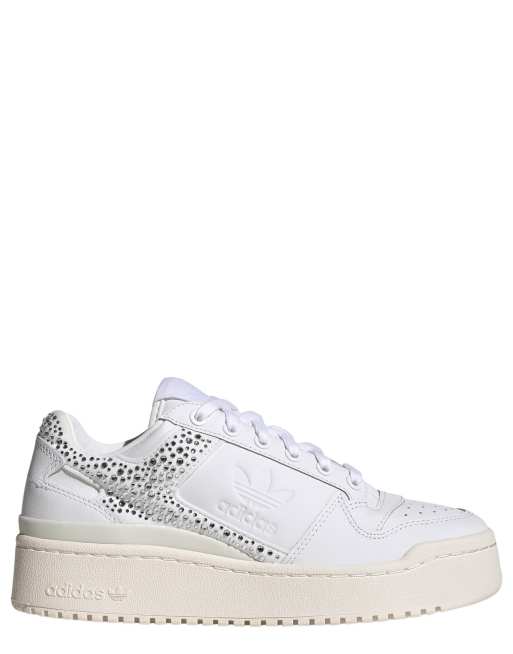 Zapatillas de deporte blancas llamativas con detalle de tachuelas Forum Bold de adidas Originals