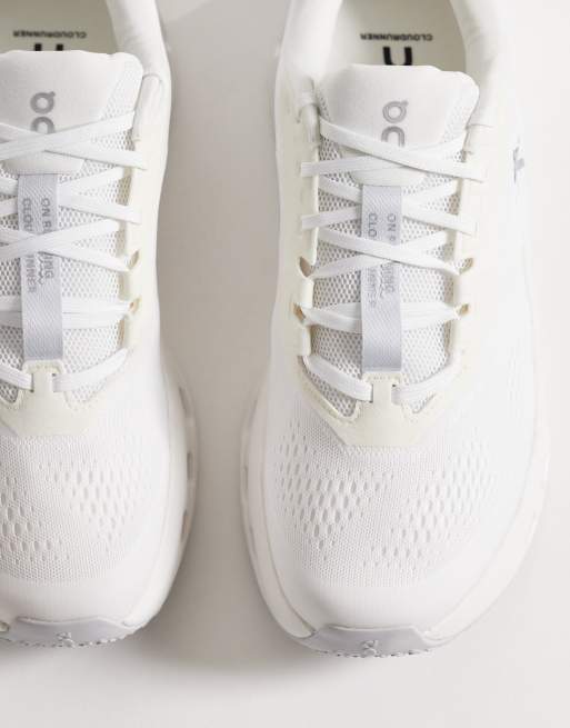 Zapatillas de deporte blancas para correr Cloudrunner 3 de ON, 3 de 5