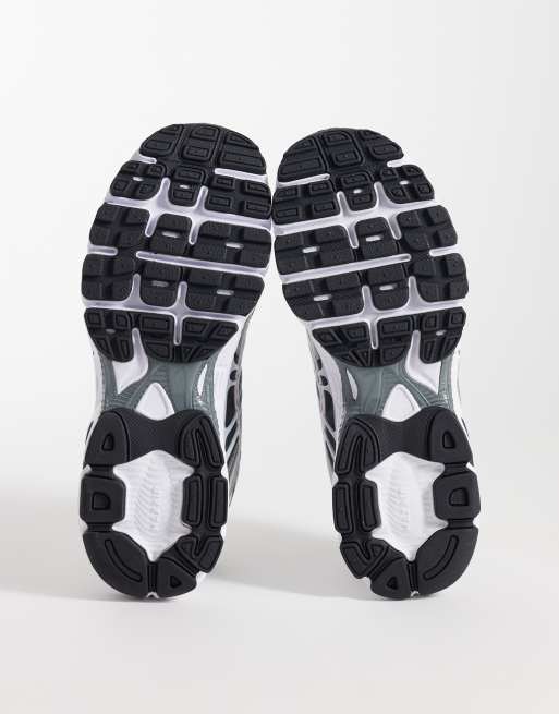 Zapatillas de deporte blancas, rosas y plateadas Air Max Moto 2K de Nike, 5 de 5