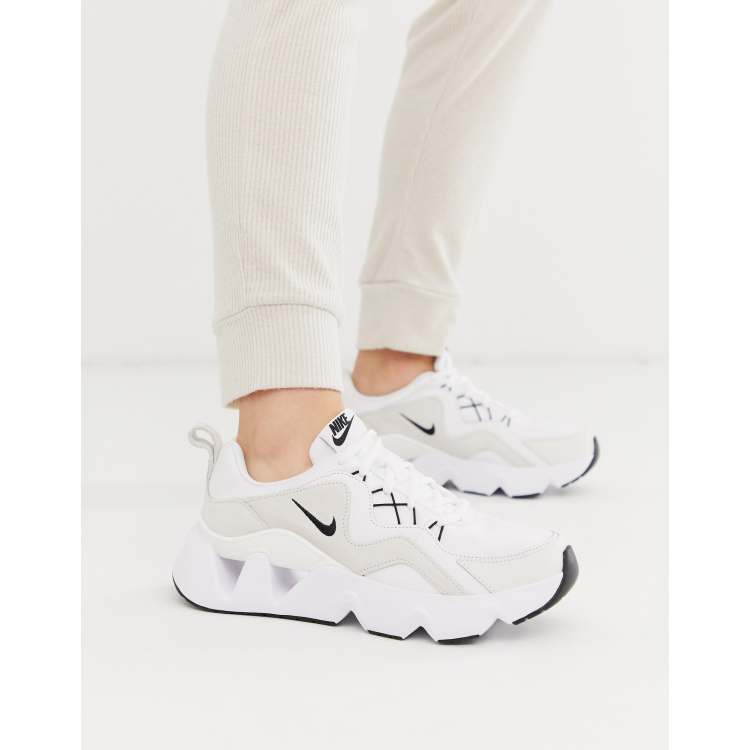 Zapatillas deporte blancas Ryz 365 de Nike | ASOS