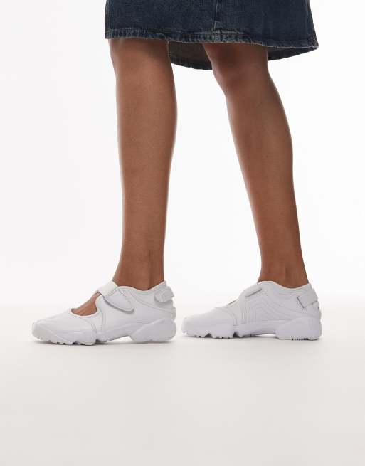 Zapatillas de deporte blancas unisex Air Rift de Nike, 3 de 5