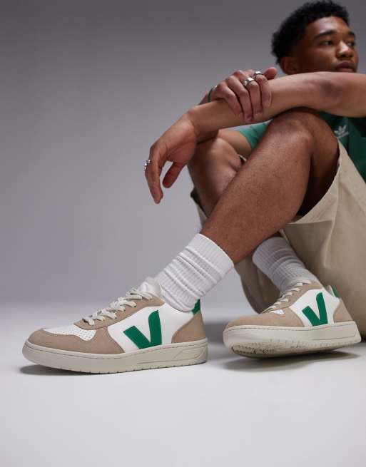 Zapatillas de deporte blancas, verde esmeralda y beis Sáhara con logo de cuero Chromefree V-10 de VEJA