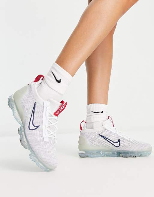 Fruncir el ceño Otros lugares ensillar Zapatillas de deporte blancas y azul marino Air Vapormax 2021 Flyknit de  Nike | ASOS