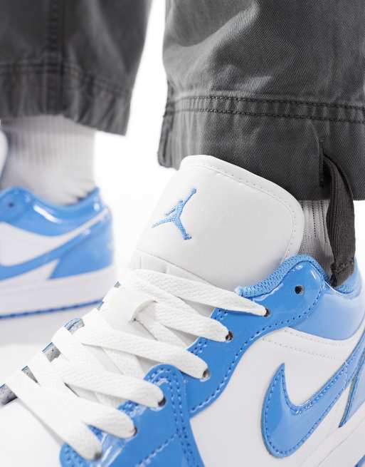 Zapatillas de deporte blancas y azules Air Jordan 1 Low SE de Nike , 4 de 5