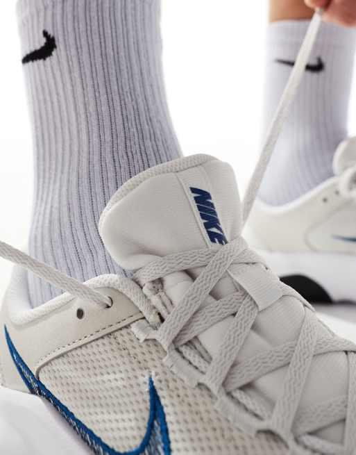 Zapatillas de deporte blancas y azules Legend Essential 3 de Nike Training