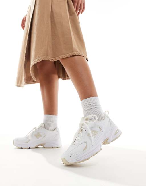  Zapatillas de deporte blancas y beis 530 de New Balance, 4 de 5