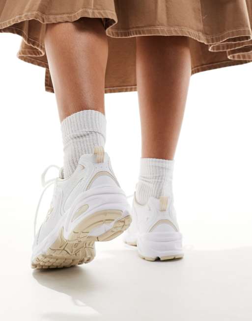  Zapatillas de deporte blancas y beis 530 de New Balance, 5 de 5